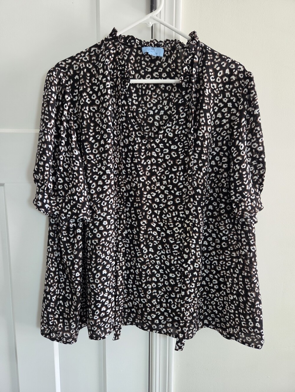 CeCe Black and White Leopard V Neck 3x Blouse Shirt Top